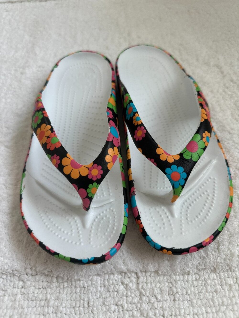 OMG Floral Flip Flops Size 7 Women White Multicolor Summer Sandals